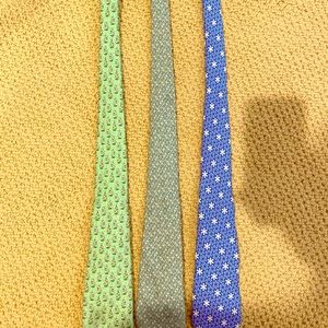 3 boys silk Vineyard Vines ties
